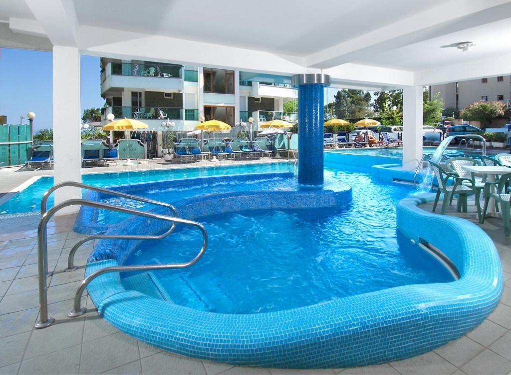 Hotel Majestic Gabicce Mare Dış mekan fotoğraf