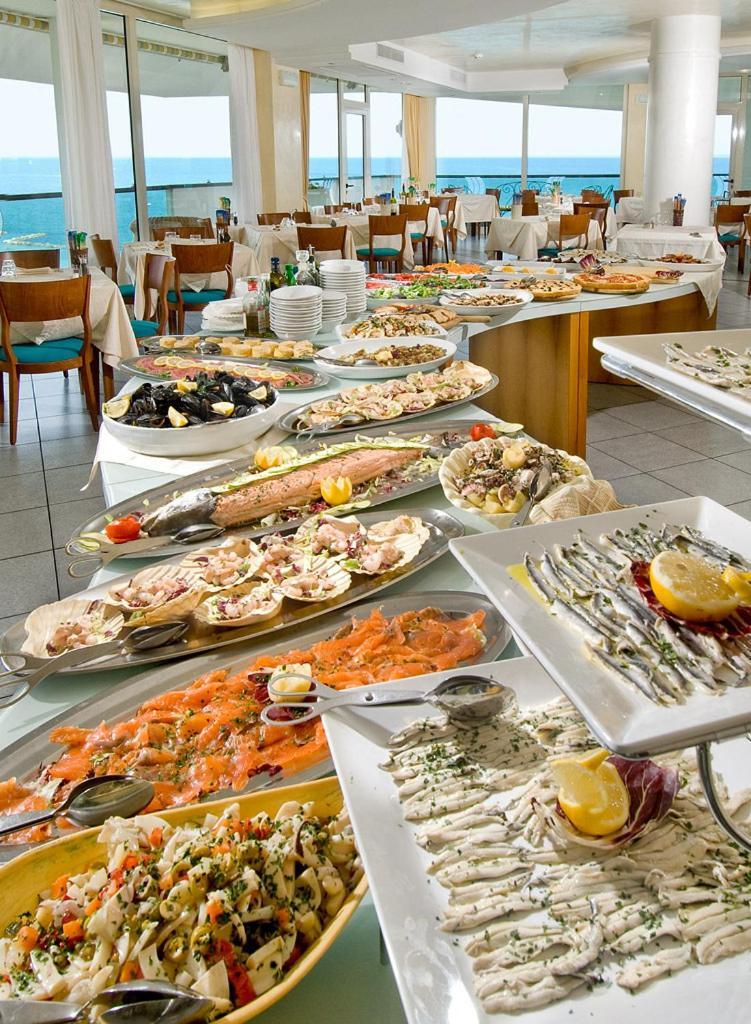 Hotel Majestic Gabicce Mare Dış mekan fotoğraf